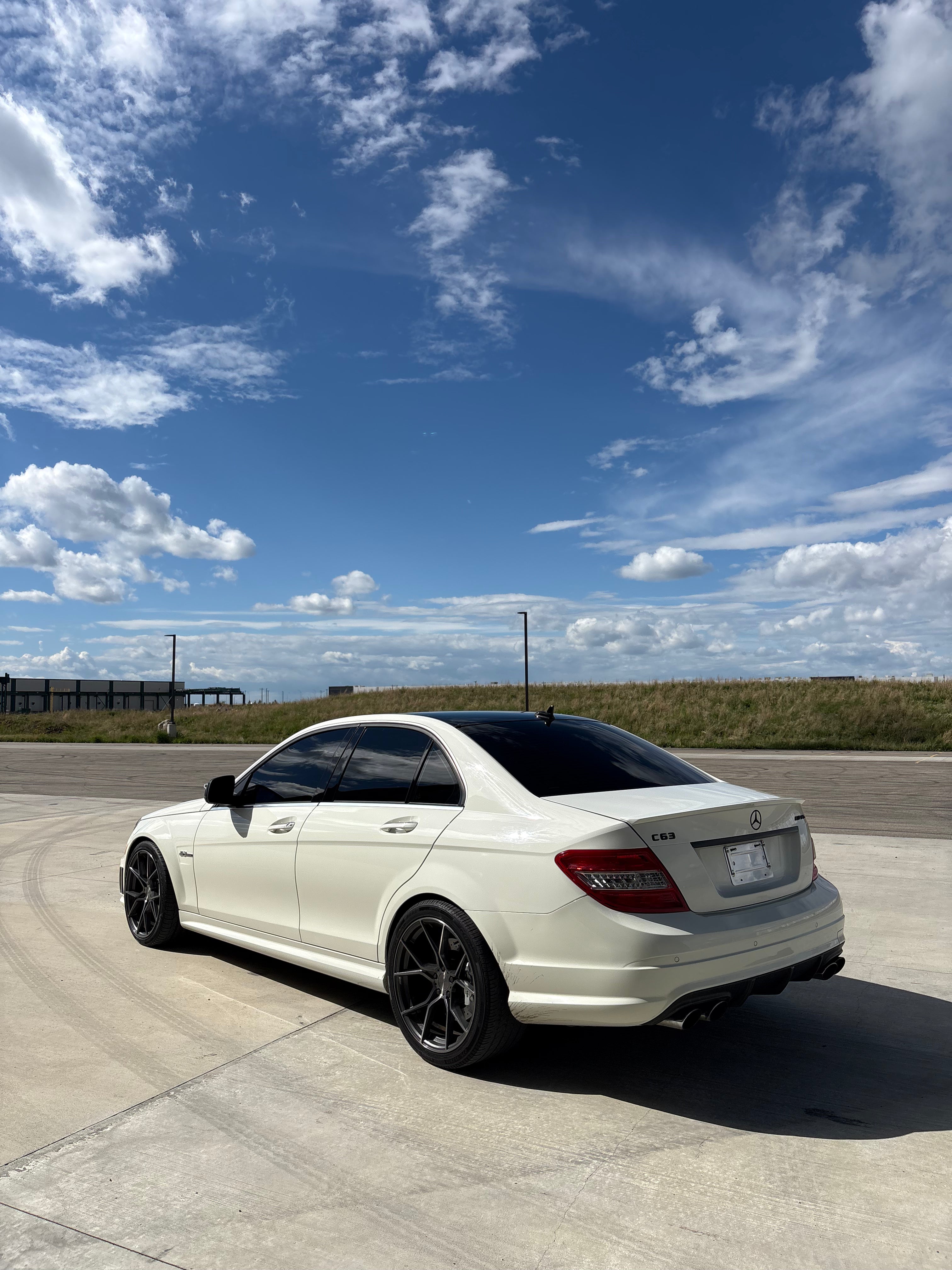2009 Mercedes Benz C63 AMG Sedan