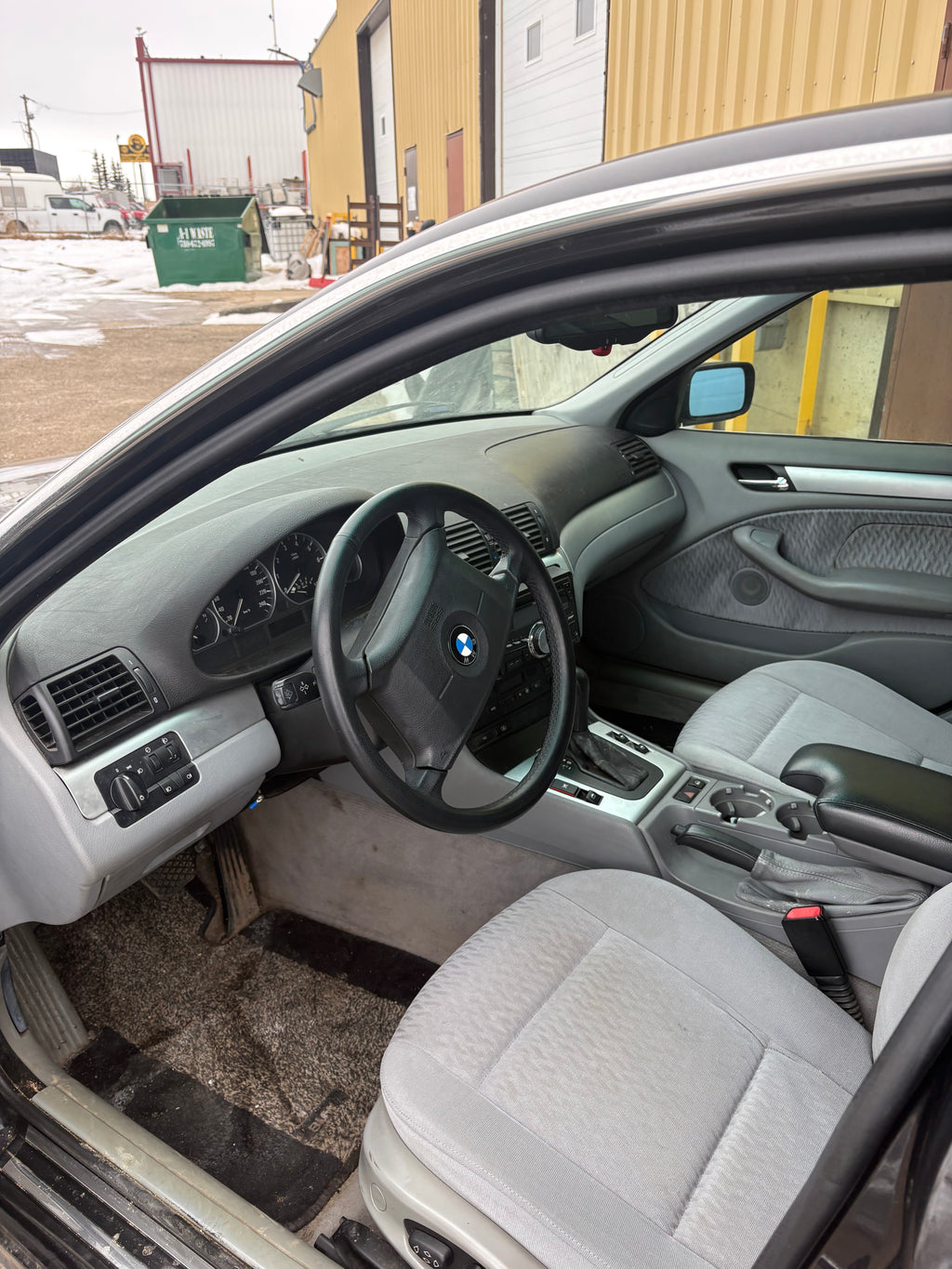 1999 BMW E46 328i Sedan